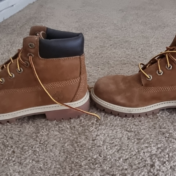 Timberlands Size 2 - Picture 2 of 4